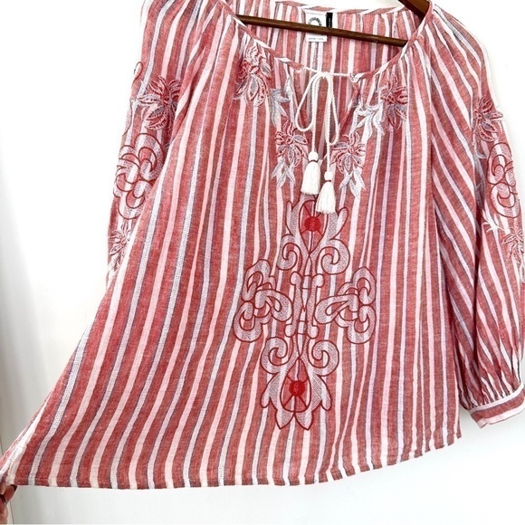 Anthropologie boho top with 3/4 length sleeves, loose  fitting, embroidered - Picture 7 of 13